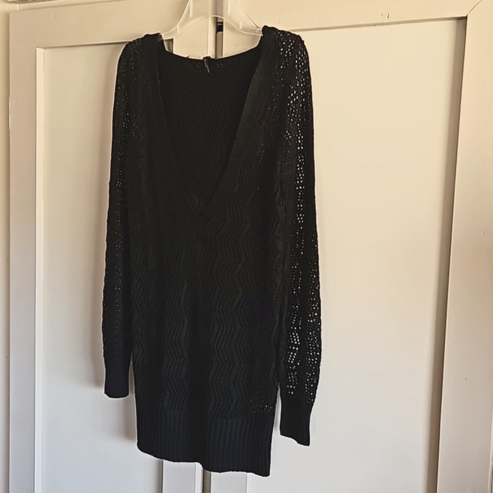 NWOT B.tru black swim hoodie sweater, size Medium, open weave 🏖🛳